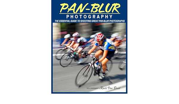 How does the Pacman blur affect photographs?